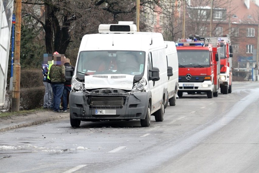 Wypadek na al. Hallera przy CH Borek