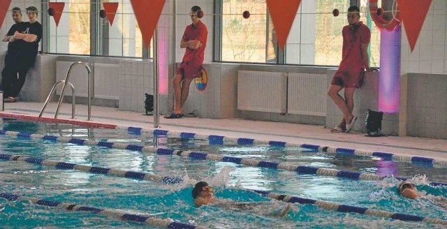 W Proszowicach basen wykorzystywany jest głównie do rekreacji. Nie ma tu jeszcze sekcji pływackiej