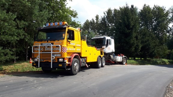 W Kniażycach zderzyły się dwie ciężarówki. Jeden z kierowców trafił do szpitala [ZDJĘCIA]