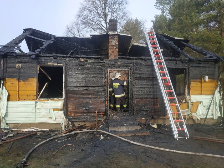 Śmierć w pożarze. Tragiczny w skutkach pożar w Majdanie (gmina Baranowo). 6.04.2023