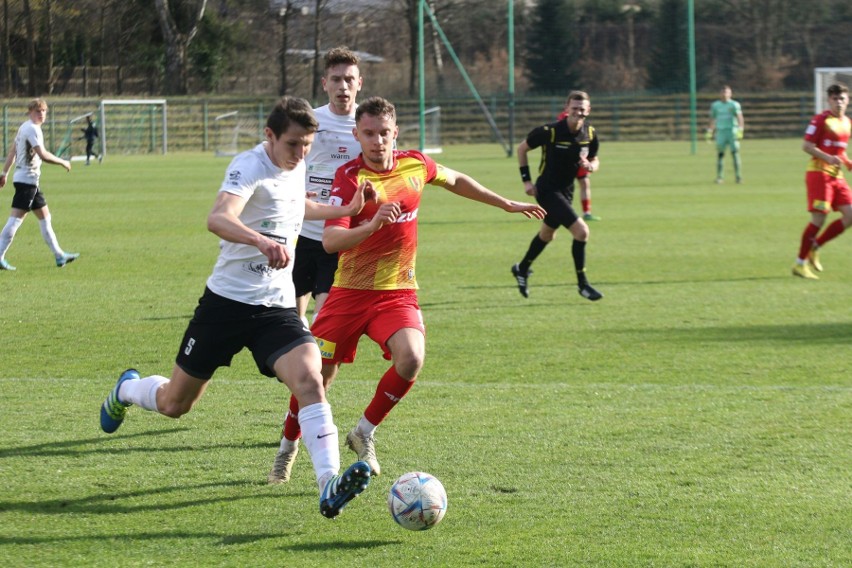 3. liga. Korona II Kielce przegrała z Podlasiem Biała Podlaska. Grali Adrian Danek, Bartosz Kwiecień, Jacek Kiełb, Marceli Zapytowski