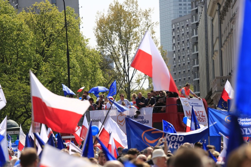 "Marsz wolności" przeszedł w sobotę ulicami Warszawy [ZDJĘCIA]