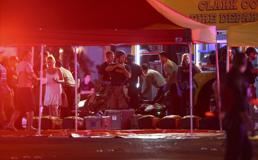 USA: Strzelanina w Las Vegas. Zginęło ponad 50 osób, sprawca to Stephen Paddock [ZDJĘCIA] [WIDEO]