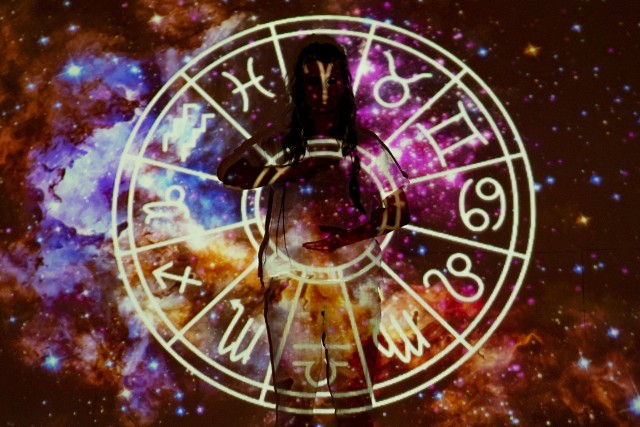 HOROSKOP dzienny na czwartek 13 października 2022 roku dla każdego znaku zodiaku. Co się wydarzy w niedzielę 09.10.2022 u Barana, Byka, Bliźniąt, Raka, Lwa, Panny, Wagi, Skorpiona, Strzelca, Koziorożca, Wodnika i Ryb? Sprawdź swój horoskop na dziś i zobacz, co dla Ciebie przepowiadają gwiazdy. Wróżka Ekspiria zna Twój znak zodiaku i radzi specjalnie dla Ciebie!