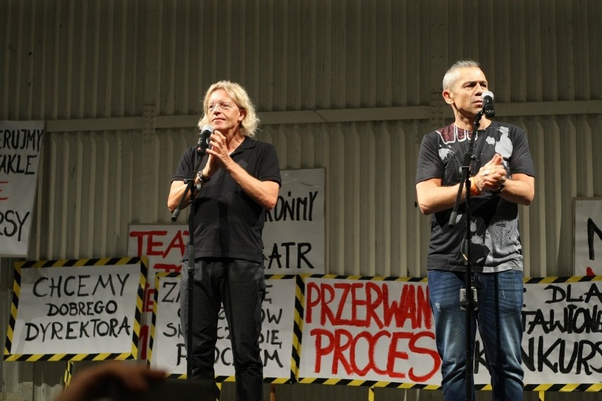 Wrocław: Protest zespołu Teatru Polskiego. Nie chcą Morawskiego na dyrektora (ZDJĘCIA)