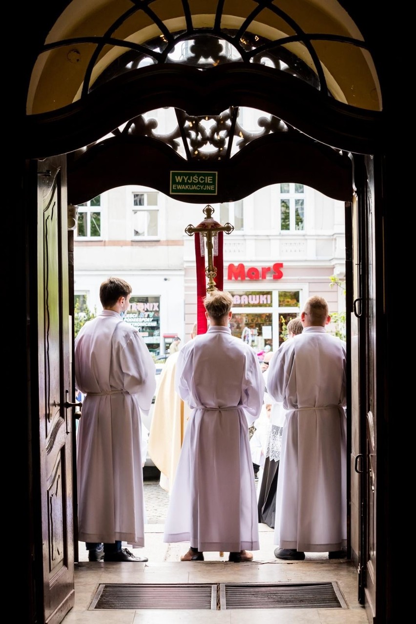 Pierwsze komunie święte w Bydgoszczy. Tak było w sobotę, 15...