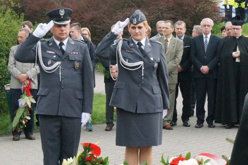 Zabrze: marsz ulicami miasta w rocznicę Zbrodni Katyńskiej [ZDJĘCIA]