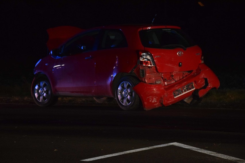 Wypadek na drodze nr 55 między Malborkiem a Tragaminem 20.12.2019. Dwie osoby ranne, kierowca pijany [zdjęcia]
