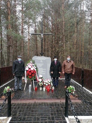 W środę 7 kwietnia 81 rocznica mordu w Małachowie. Władze Końskich uczciły pamięć ofiar [ZDJĘCIA