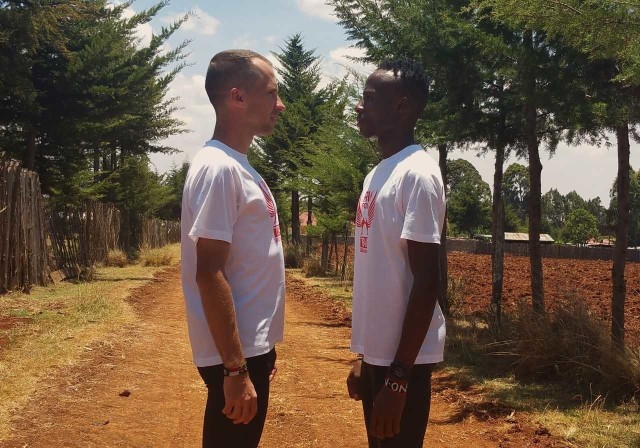 Kenijczyk Dennis Mburu i Damian Kaczmarek podczas jednego z ostatnich afrykańskich treningów przed 12. PKO Poznań Półmaratonem