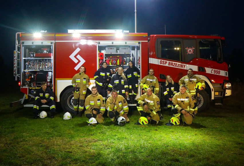 Druhowie z Ochotniczej Straży Pożarnej w Brzezinach opowiedzieli, czym różnią się od telewizyjnych bohaterów