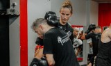 Akademia Muay Thai Kielce organizuje bezpłatny kurs samoobrony dla kobiet. Zobacz harmonogram