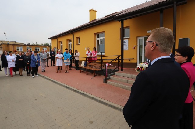 Nowoczesna przychodnia Podstawowej Opieki Zdrowotnej oraz Nocnej i Świątecznej Opieki Lekarskiej została właśnie otwarta przy szpitalu powiatowym w Iłży.