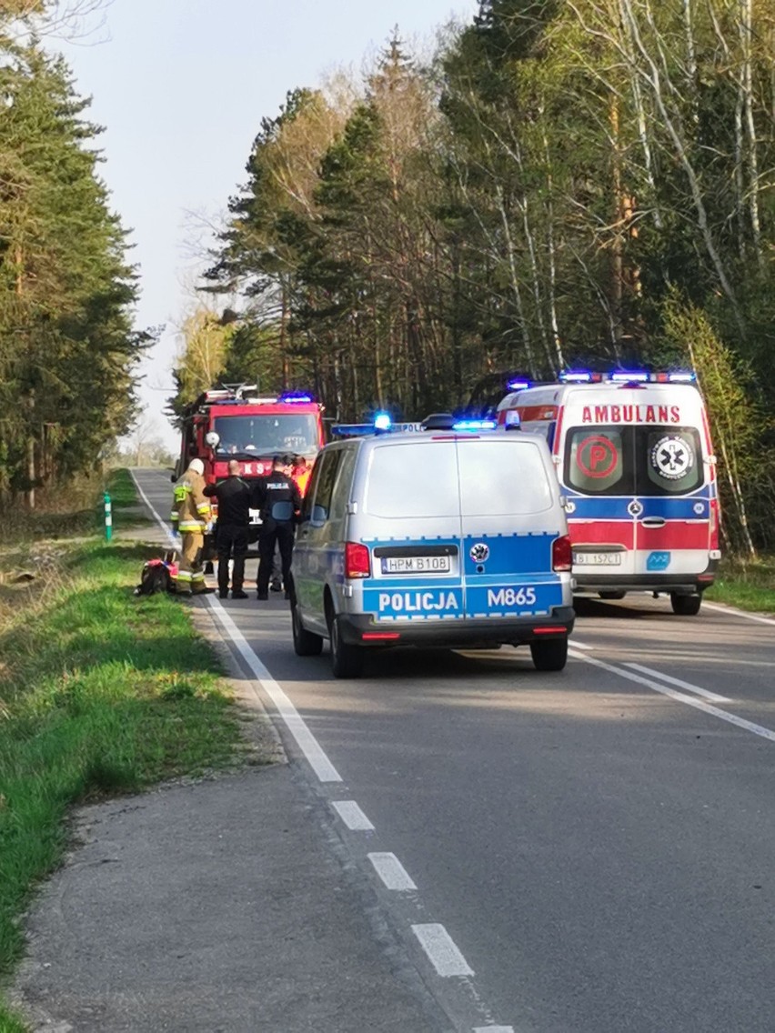 Wypadek na trasie Dołubowo - Dziadkowice. 35-letni motocyklista trafił do szpitala