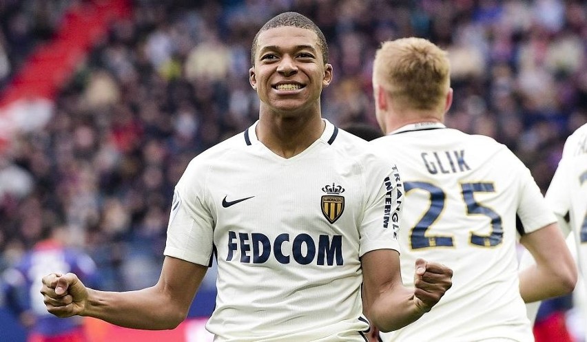 Ostatni dzień okienka transferowego: Mbappe w PSG. Co z resztą? [NA ŻYWO]