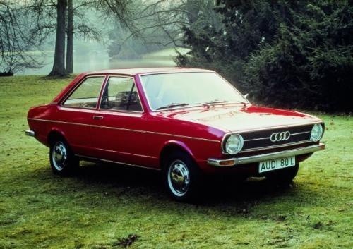 Fot. Audi:  Udany model 80 z 1972 r. spopularyzował markę...