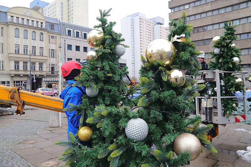 1 grudnia na Piotrkowskiej rozbłyśnie świąteczna iluminacja...