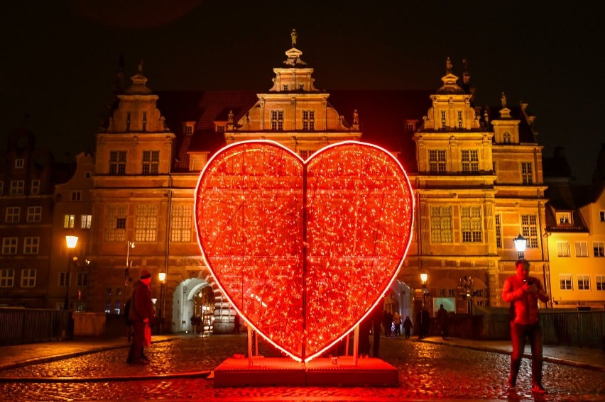 Czerwone serce na Moście Zielonym w Gdańsku