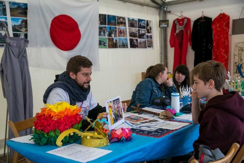 Kraków. Grupowe łapanie cząstek smartfonami i szachy na Festiwalu Nauki i Sztuki