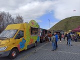 Żarciowozy w Piekarach Śląskich, czyli kolejny zlot food-trucków pod Kopcem Wyzwolenia. 12 foodtrucków do wyboru i atrakcje dla dzieci