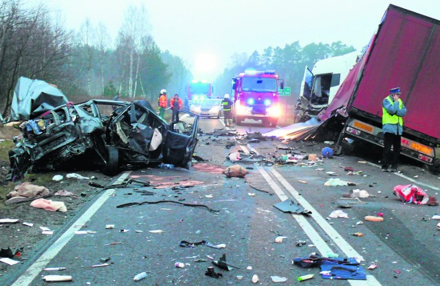 W wypadku, do jakiego doszło na S19 we wtorek, zginął 58-letni kierowca z regionu radomskiego.