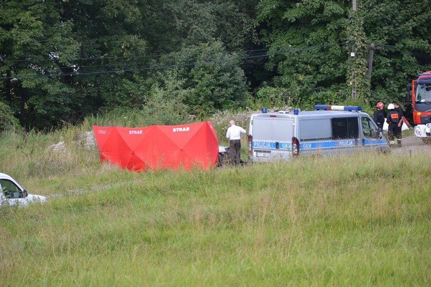 Wypadek w Łęce. Znane są nowe fakty z tragedii, w której zginęła rodzina. Postawiono zarzut [AKTUALIZACJA]