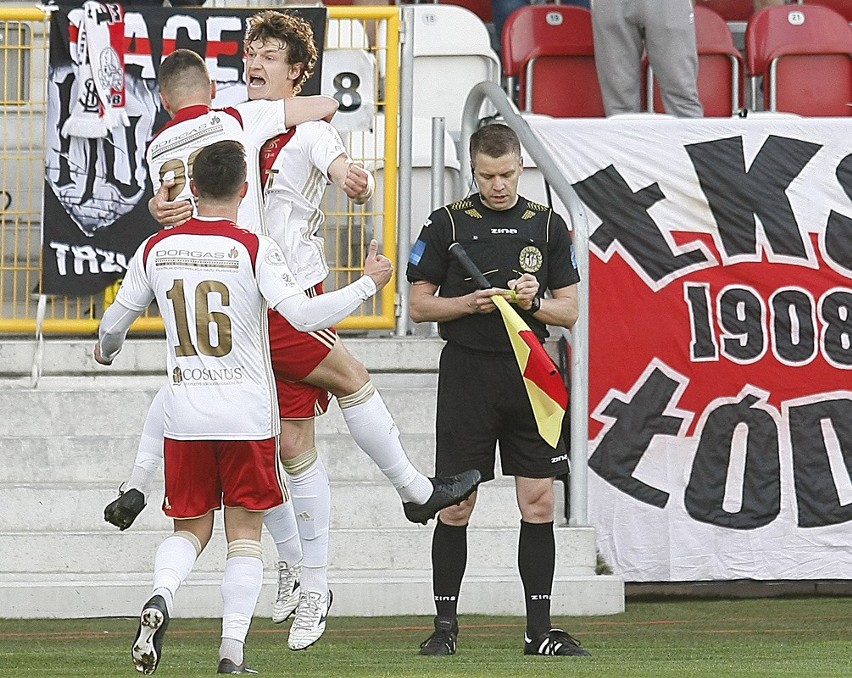 ŁKS Łódź - Warta Poznań 2:0. Łodzianie zostali wiceliderami II ligi [ZDJĘCIA]