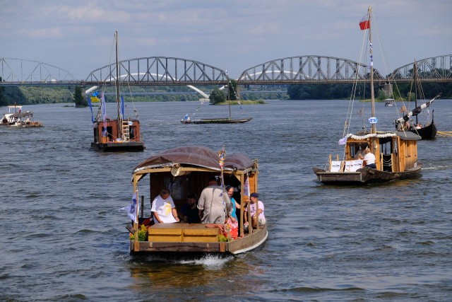 W połowie sierpnia Wisła we Włocławku i Toruniu oraz między tymi miastami znów zaroi się od łodzi jachtów i stateczków