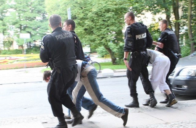 Policjanci z Hajnówki szybko dopadli pijanych młodocianych bandytów