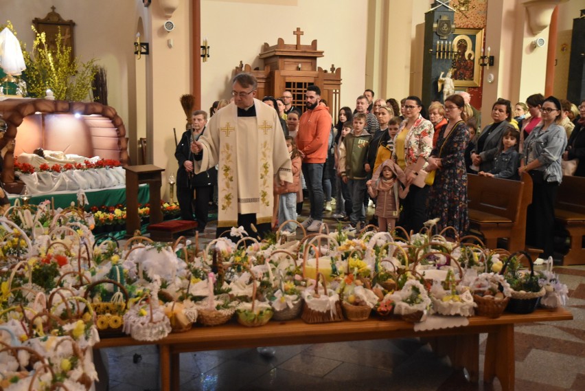 Święcenie pokarmów w parafii pw. Zbawiciela Świata w Ostrołęce