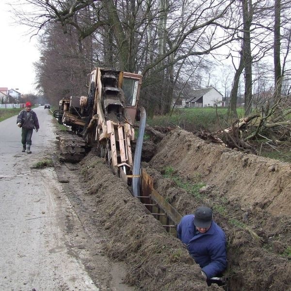 Najważniejszą inwestycją jest budowa kanalizacji. W tym roku pochłonie ona grubo ponad 6 milionów złotych. Większość będzie pochodziła z unijnej dotacji, na resztę gmina zaciągnie kredyt.