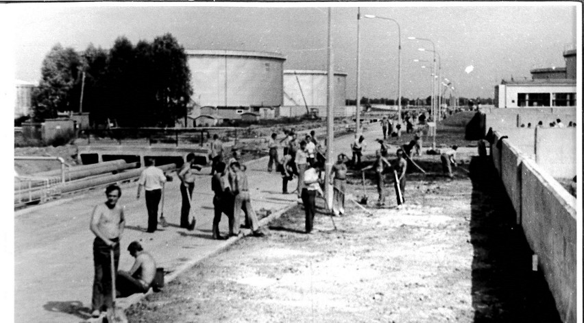 Gdańska rafineria została uruchomiona 29 listopada 1975 roku, kończy 45 lat. Historia gdańskiej rafinerii. Archiwalne zdjęcia