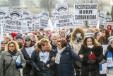 Wielki protest pielęgniarek w Rzeszowie. 2000 osób manifestowało na ulicach miasta [ZDJĘCIA, WIDEO]                