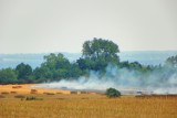 Pożar w Jaraczewie: Strażacy walczą z ogniem na ziemi i z powietrza [FOTO]