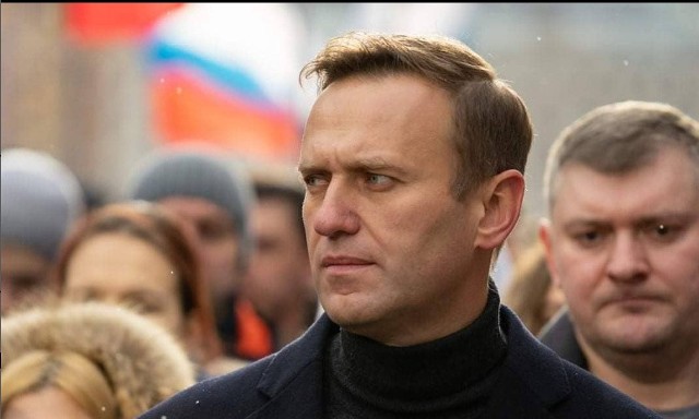 Nawalny doskonale wiedział, że jeśli chce kiedyś wygrać, nie może działać wbrew mentalności Rosjan. A ci są w zdecydowanej większości antyzachodni, ksenofobiczni, nacjonalistyczni.