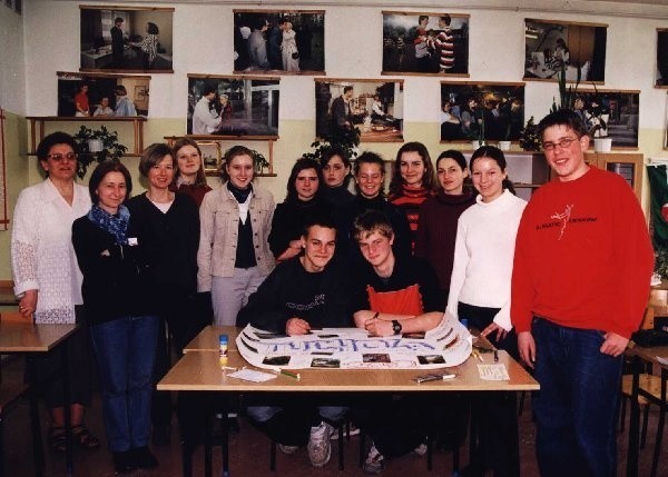 Od lewej opiekunowie: Krystyna Osowicka, Ewa  Sudoł, Claudia Strothmann z młodzieżą.