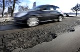 Łódź: miliony z miejskiego ubezpieczenia dla kierowców za szkody z powodu dziurawych dróg