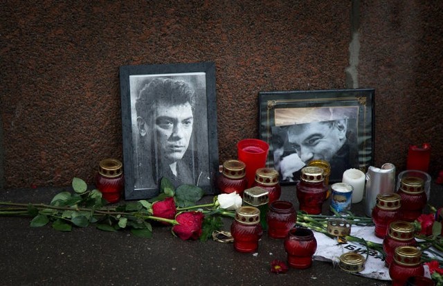 W Groznym, stolicy Czeczenii, policja zorganizowała obławę na piątego mężczyznę podejrzanego o udział w zabójstwie opozycjonisty Borysa Niemcowa - podała w niedzielę agencja Interfax. Mężczyzna wysadził się w powietrze. Informacja nie została jeszcze oficjalnie potwierdzona.