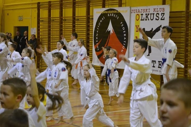 Udany egzamin olkuskich karateków