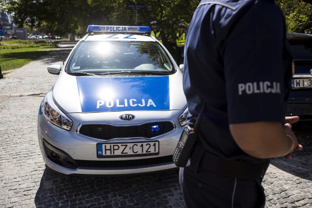 Policjanci szybko zidentyfikowali sprawców włamania do szkoły (zdjęcie poglądowe).