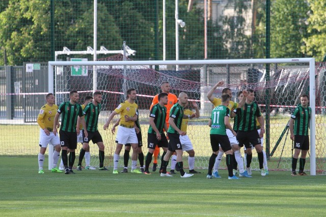 W zaległym meczu grupy czwartej piłkarskiej trzeciej ligi Stal Stalowa Wola pokonała Podlasie Biała Podlaska 3:2. Sprawdź, jak oceniliśmy zielono-czarnych za ten pojedynek w skali 1-10!
