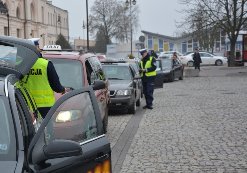 Policyjna akcja Bezpieczna taksówka. 237 skontrolowanych...