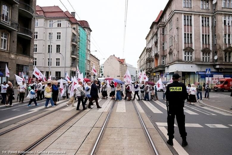 Wrocław: Emeryci i renciści znów zablokują ulicę Piłsudskiego (ZDJĘCIA)