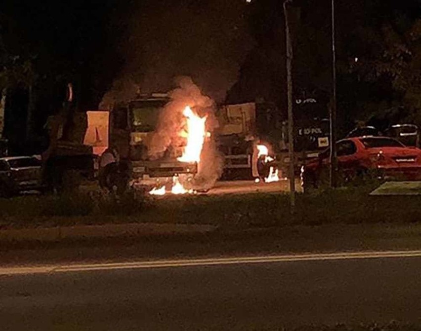 Pożar ciężarówek wybuchł w piątek, 13 września przed godz....