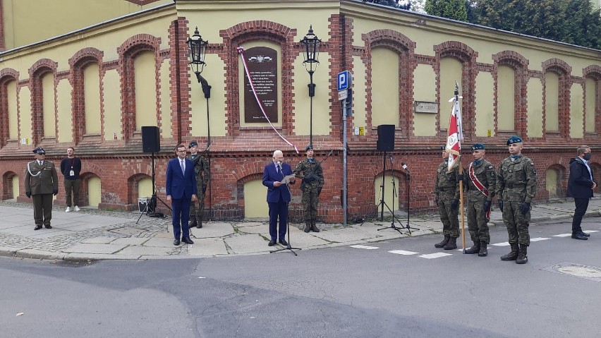 Odsłonięcie tablicy poświęconej Lechowi Kaczyńskiemu we...