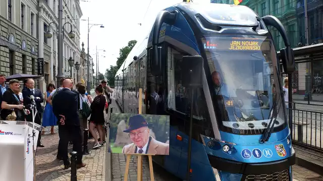 Coraz więcej wrocławskich tramwajów ma swojego patrona. Honorowane są osoby związane z Wrocławiem.