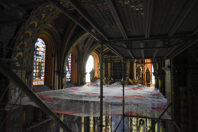Katedra w Sosnowcu po pożarze ratuje polichromie Tetmajera i inne dzieła mistrzów
