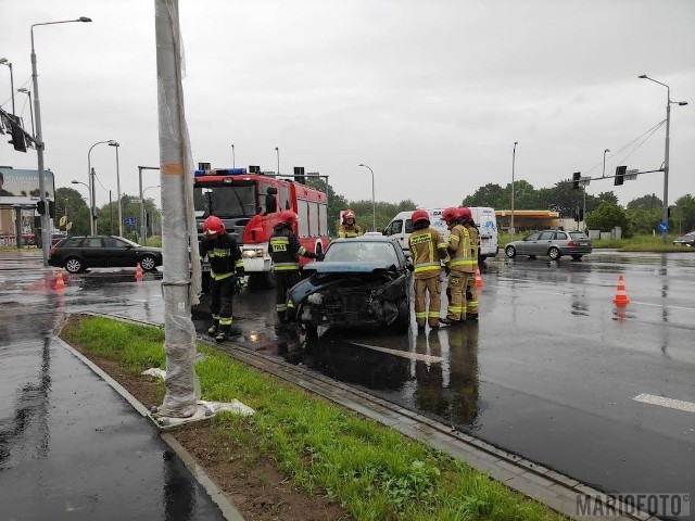 Wypadek na skrzyżowaniu u. Wrocławskiej i Partyzanckiej w Opolu.