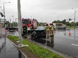 Wypadek w Opolu. 30-letnia sprawczyni bez prawa jazdy, a samochód bez przeglądu i obowiązkowego ubezpieczenia