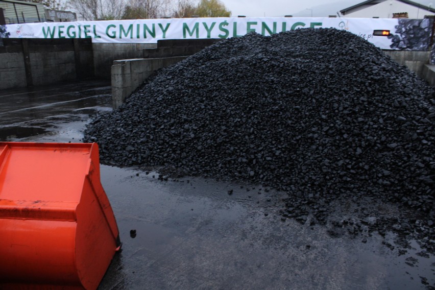 W gminie Myślenice ruszyła sprzedaż węgla po preferencyjnej...